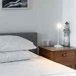 Apartment Near Old Town, FREE Parking&Huge Garden