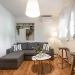 Apartment Near Old Town, FREE Parking&Huge Garden