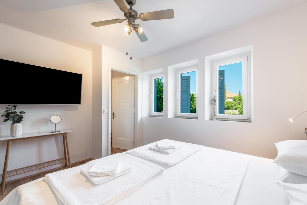 Near Old Town, Free Parking & Huge Garden Apartamento *
