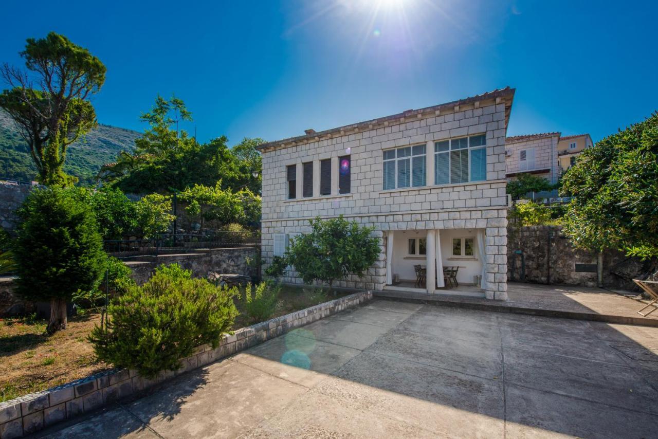 Near Old Town, Free Parking & Huge Garden Apartamento *